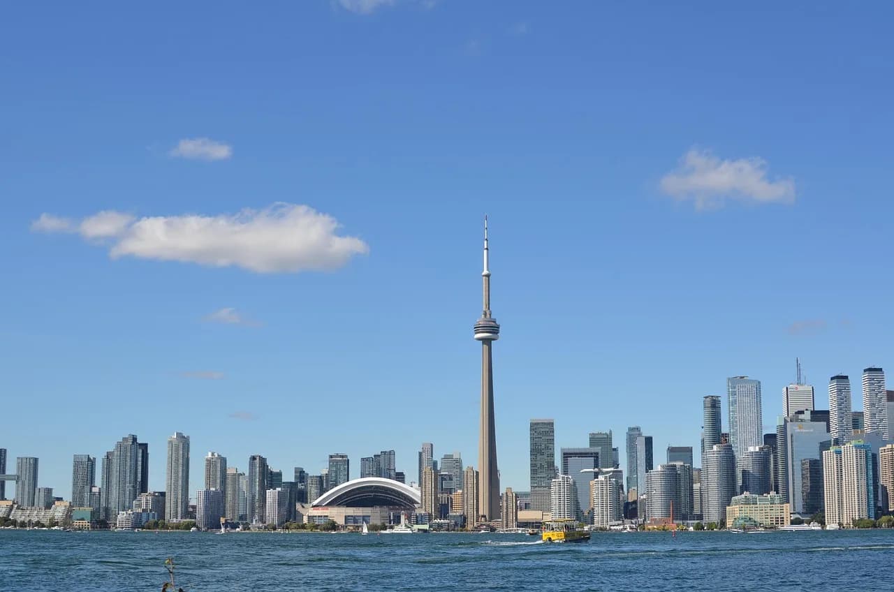 Skyline of Toronto, Ontario, Canada — fence supply, rental and installation by Fenced.ca