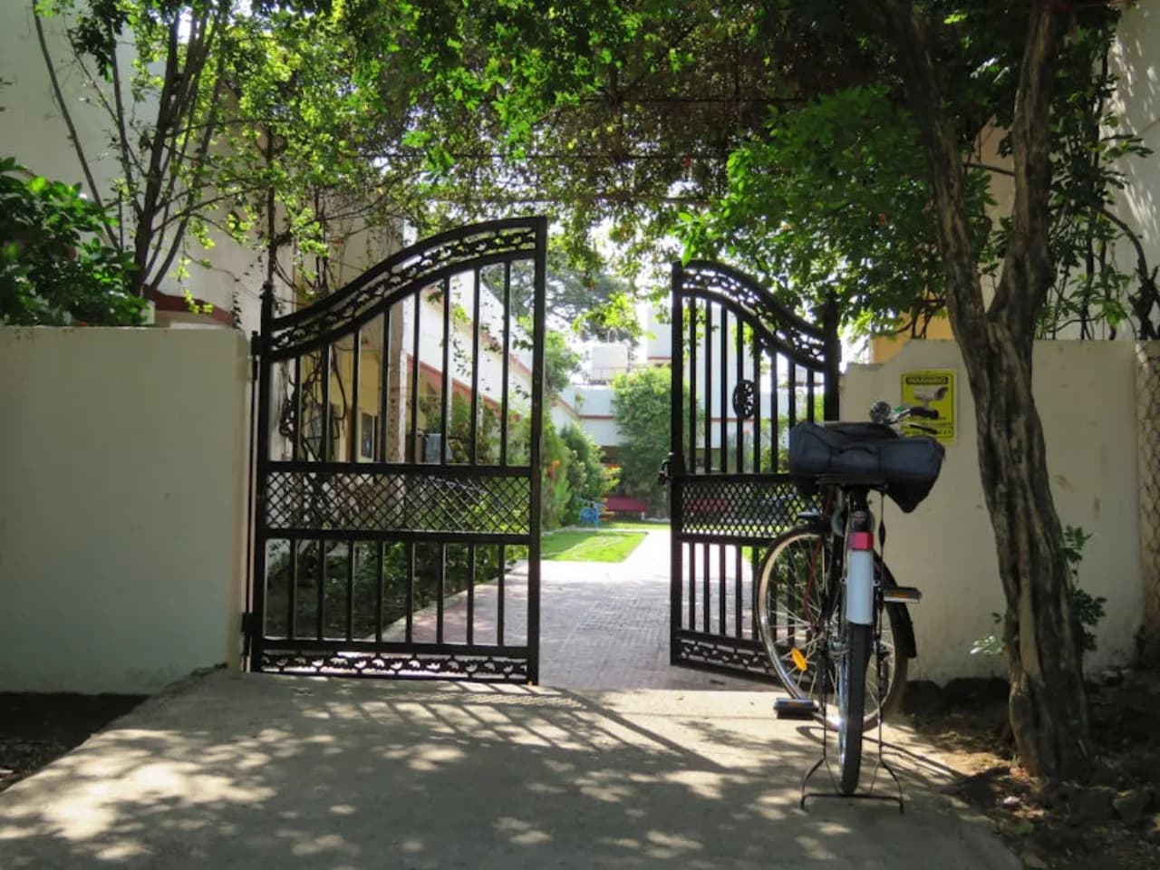 Driveway Gates — Fenced.ca